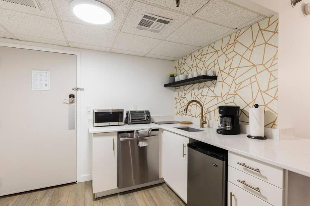 Modern Studio On I-Drive: Parking + Pool Included Орландо Екстер'єр фото